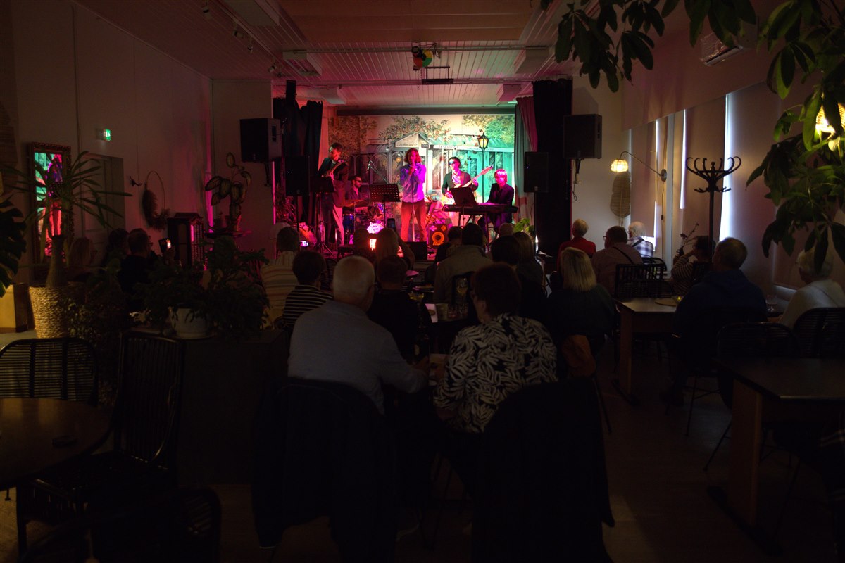 The Jazzholes keikka-ilta